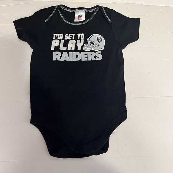 Team Apparel Las Vegas Raiders Bodysuit Size 0-3 Months - Picture 1 of 4